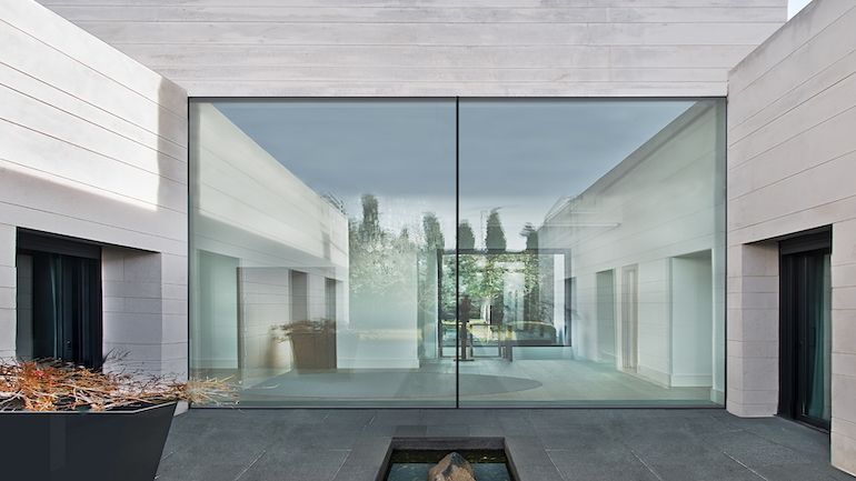 luxury-slimline windows courtyard